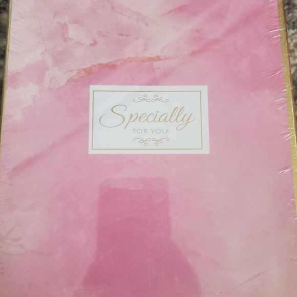 Womans pampered gift set - Picture 4 of 8